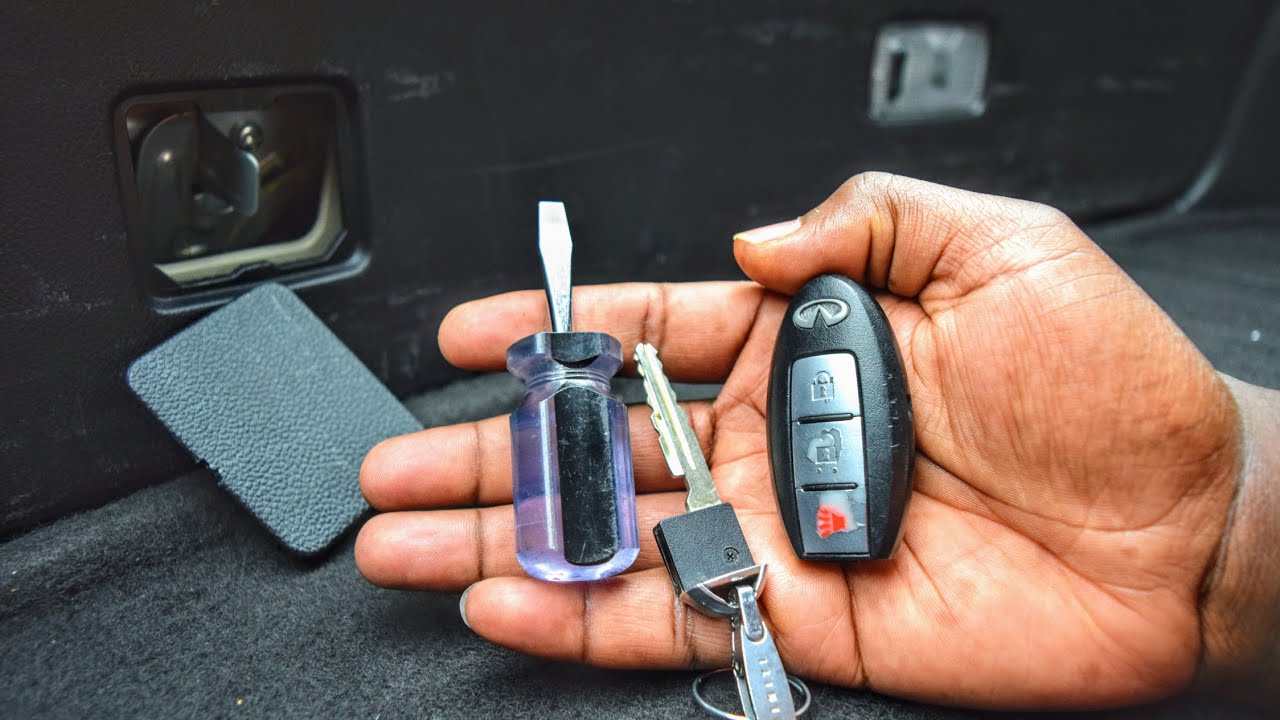 Когда разрядился аккумулятор + Аварийное открытие багажника. Infiniti QX70 FX50 FX37 FX35