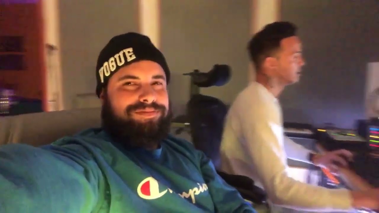 El Taiger en el estudio trabajando !!!