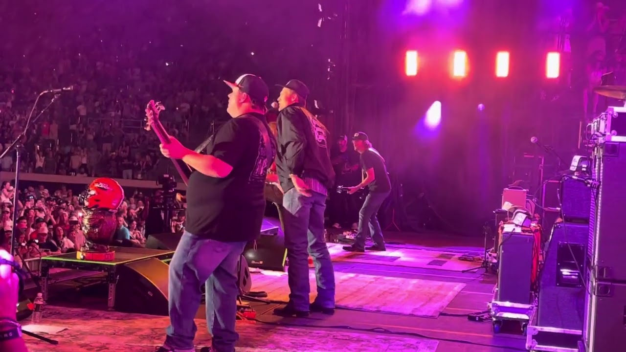 Cross Canadian Ragweed featuring Parker McCollum ~ Constantly