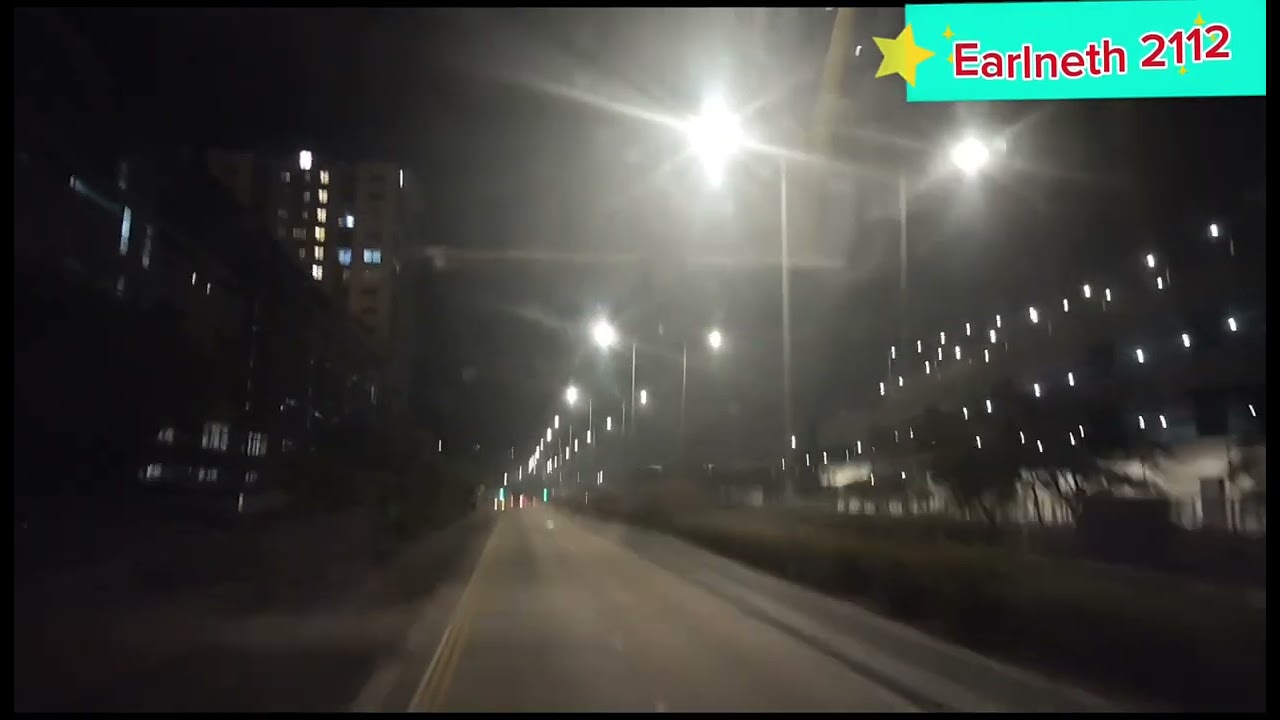 We left HK Airport 10 minutes ago, but when I looked outside, we were still at the airport!