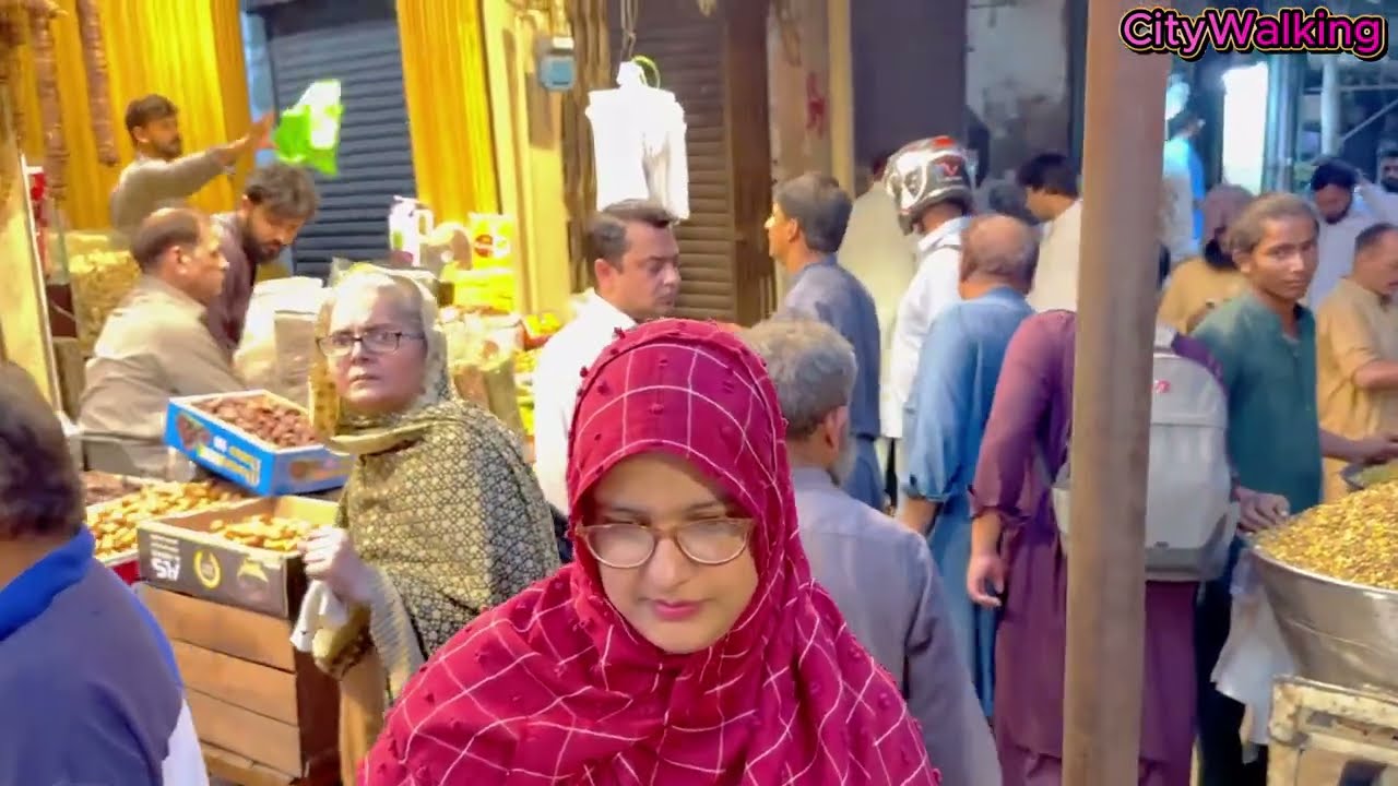 Akbari Mandi Lahore Walking Tour | Historic Spice & Dry-Fruit Bazaar of Old Lahore