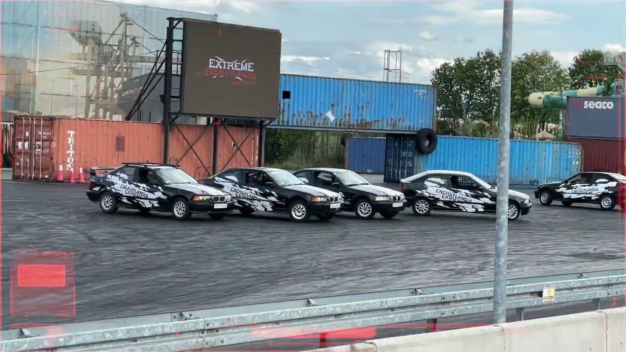 Park Rozrywki Extreme Energylandia pokaz umiejętności akrobatycznych.