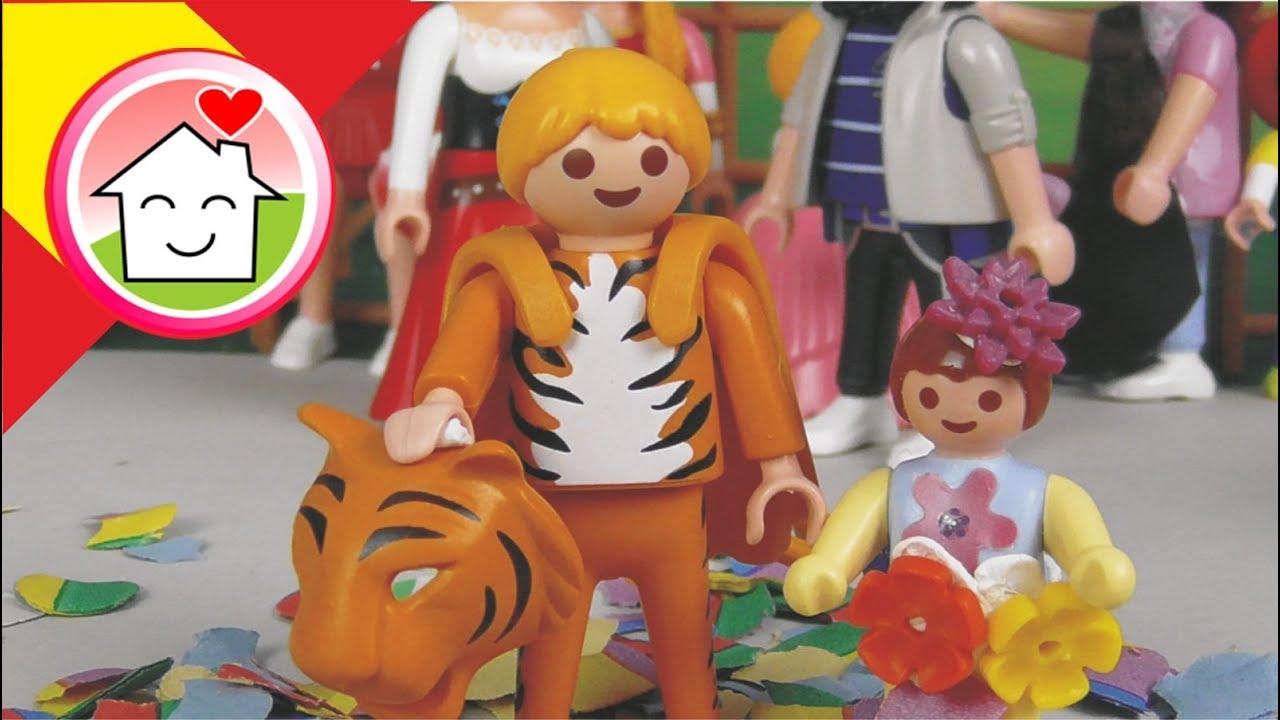 PLAYMOBIL en español Desfile de Carnaval - Familia Hauser