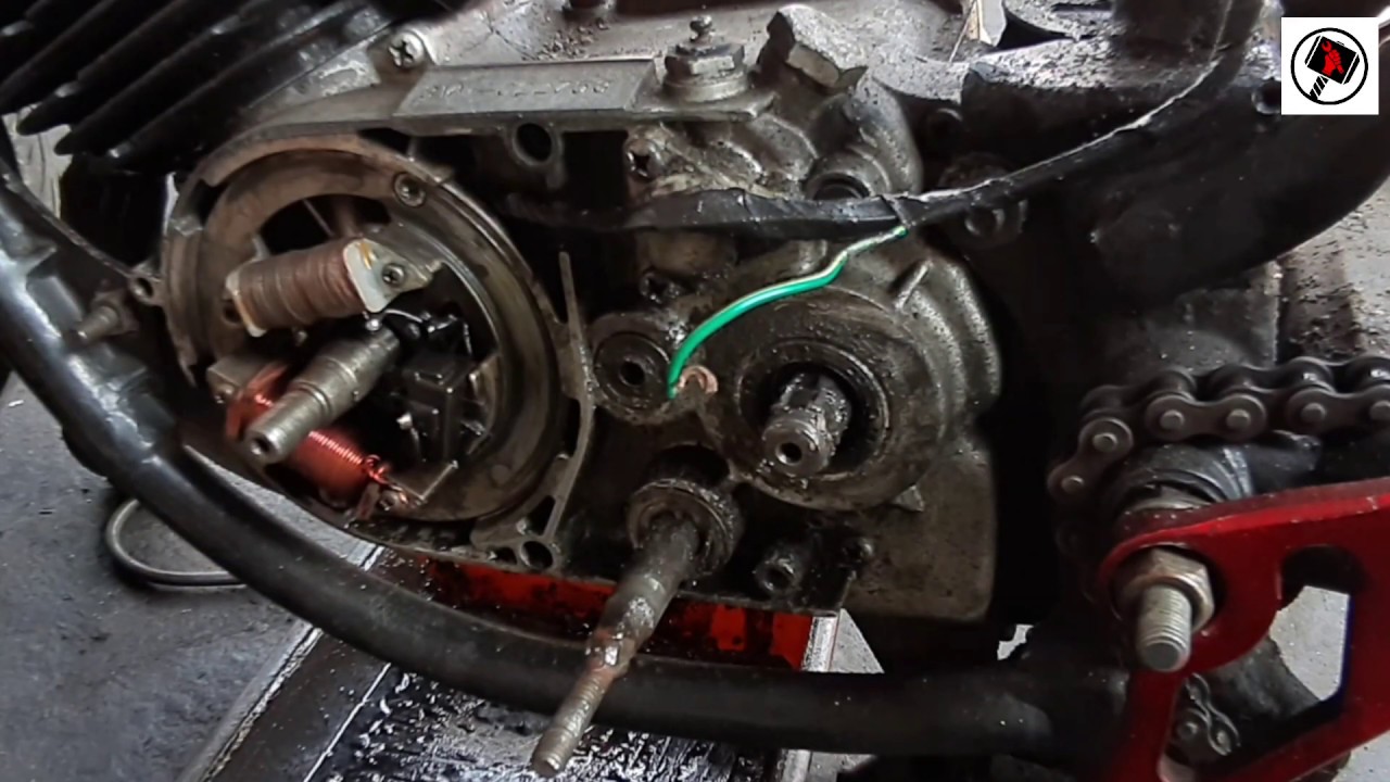 YAMAHA RS100 ( two stroke) OVERHAULING | PART 1 | DISMANTLING |