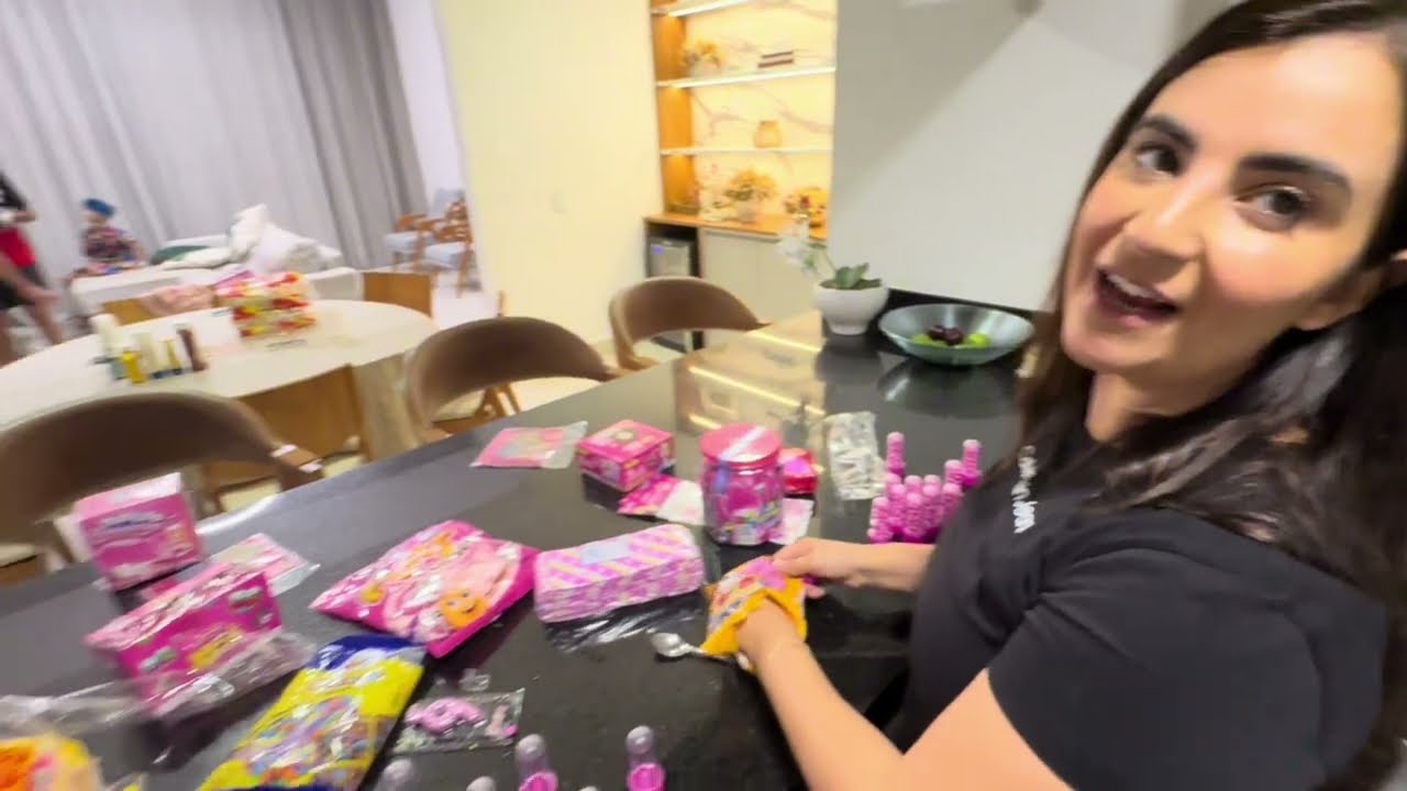 SERÁ QUE A MANU VAI TER FESTA DE ANIVERSÁRIO?