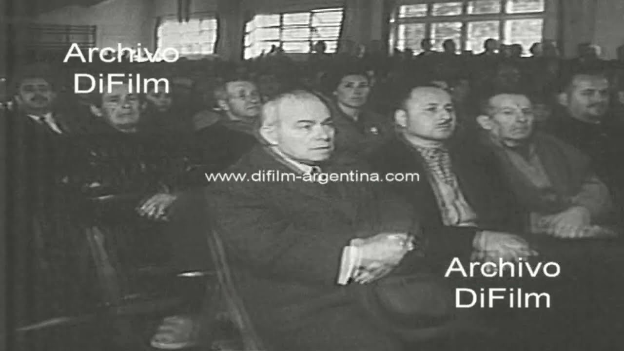 Asamblea de vecinos en Moron por la construccion Acceso Oeste 1967