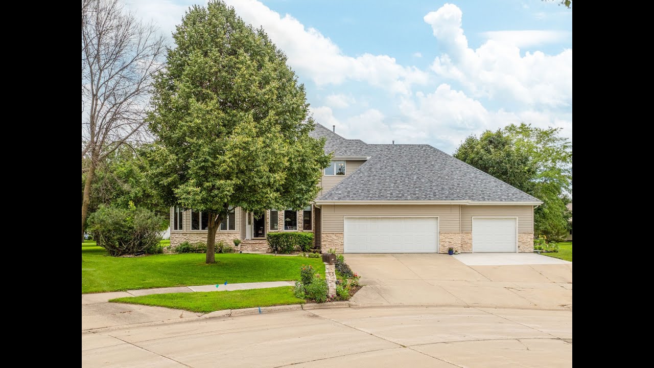 North Iowa Real Estate for Sale - 65 granite Ct SE Mason City