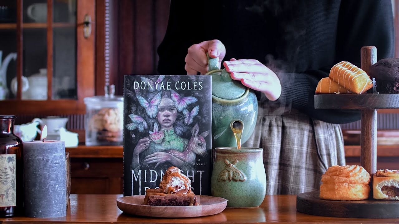 9 Haunting Gothic Tales | Set in Dark and Crumbling Manors | The Brews & Books Ep. 25 📚☕