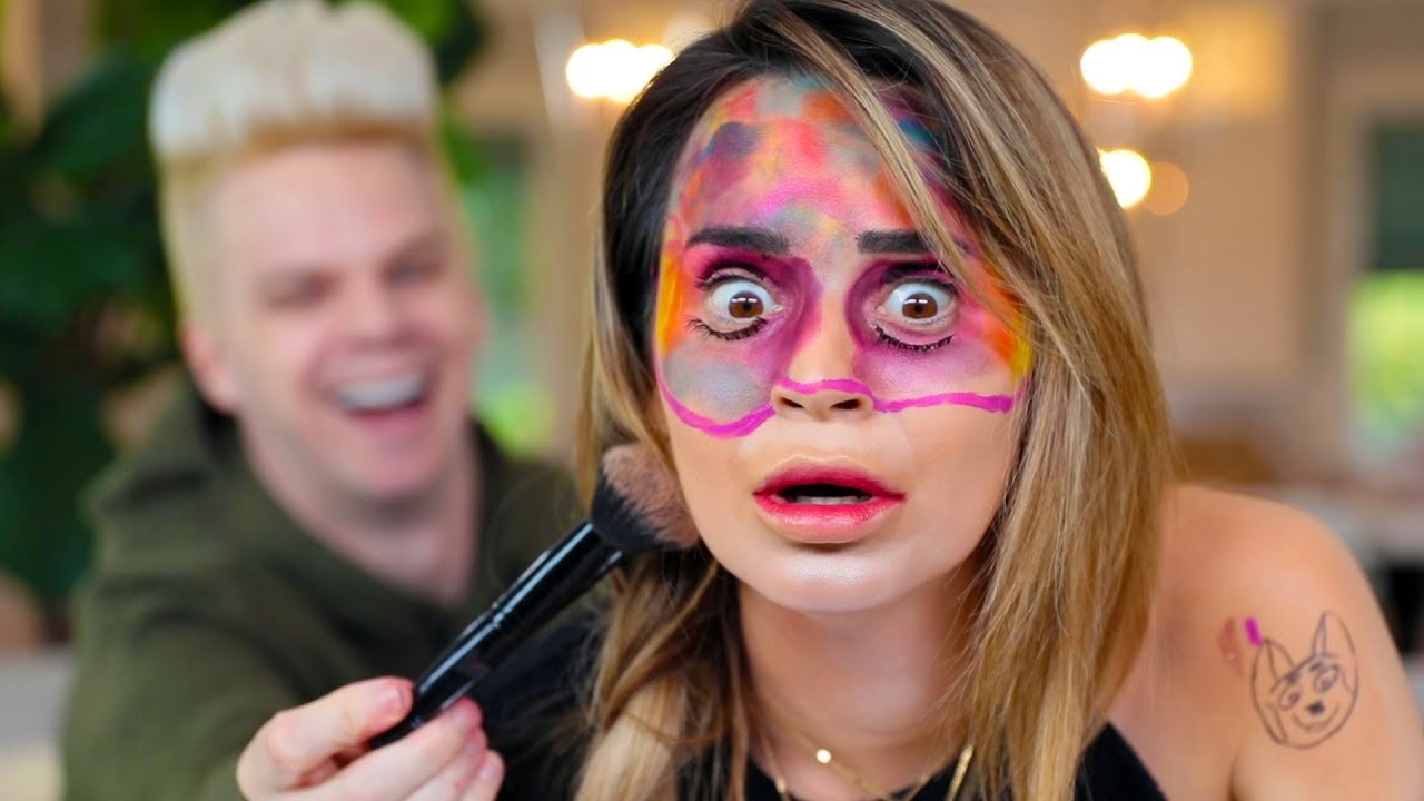 MY BOYFRIEND DOES MY MAKEUP!