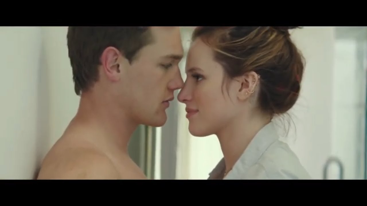 You Get Me / Kiss Scene &mdash; Holly and Tyler (Bella Thorne and Taylor John Smith)