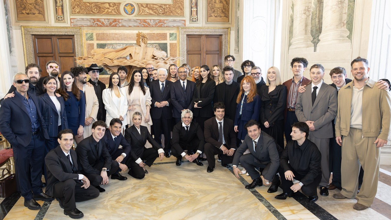Concorrenti del LXXVI Festival della Canzone italiana di Sanremo cantano AZZURRO al Quirinale