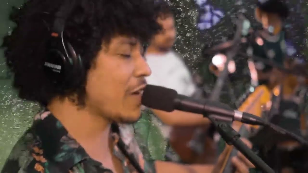 Boogarins -  As chances (Ao vivo Sess&otilde;es de Cura e Liberta&ccedil;&atilde;o)