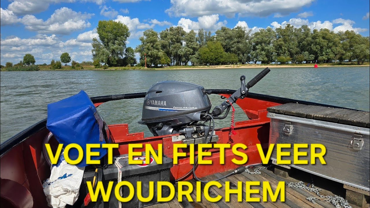 Met de fiets op voet fietsveer Woudrichem 4K