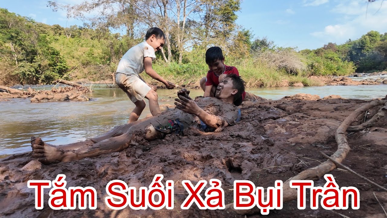 Tắm Suối Trong Làng Crung - Một Ngày Hoà Mình Cùng Thiên Nhiên