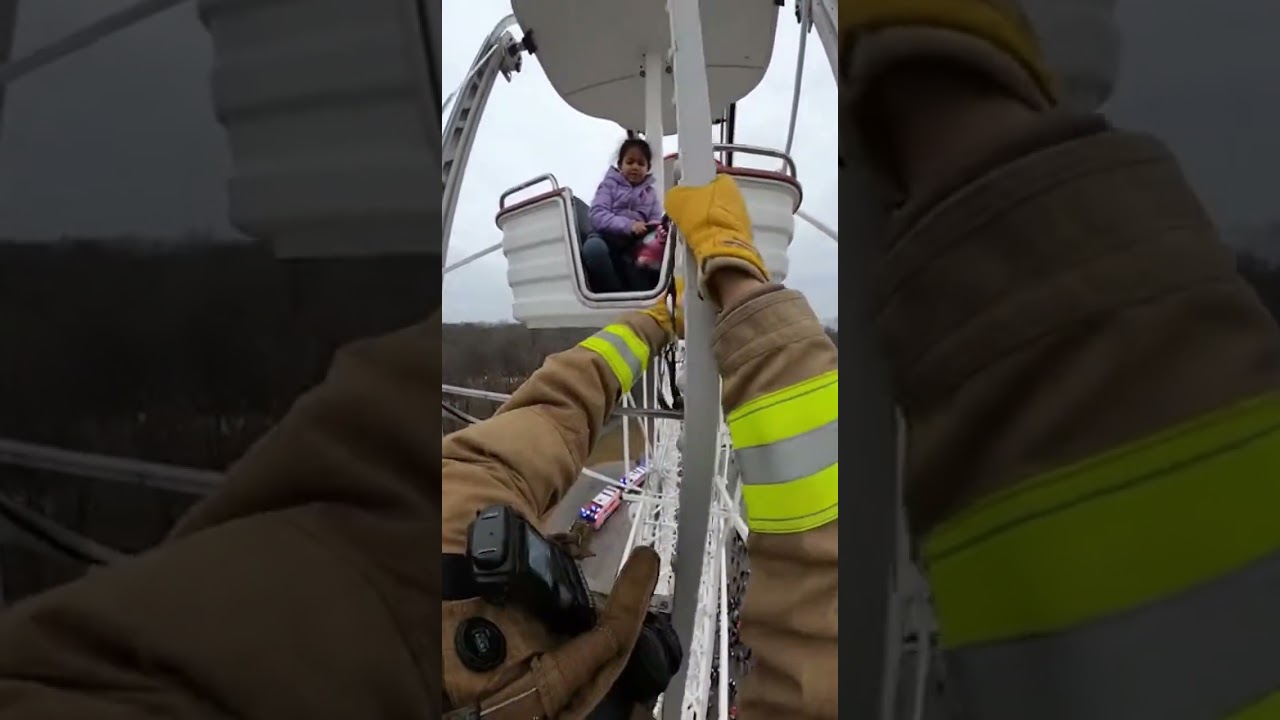 Ferris Wheel Malfunction Leaves Girl Trapped &mdash; Firefighter Acts Fast 😱