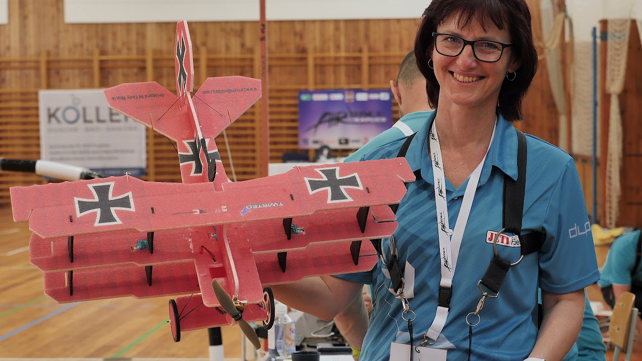 Air Race Kaplice 2021 (4K) - dokument o závodu indoorových modelů letadel