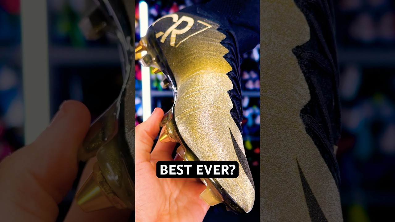 These are PEAK CR7 boots!