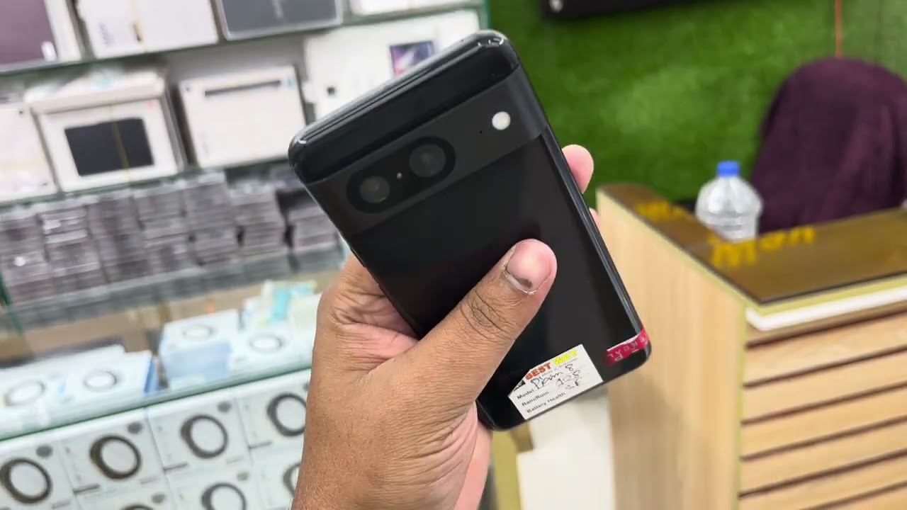 pixel 8❤️128GB...only device ￼ USA