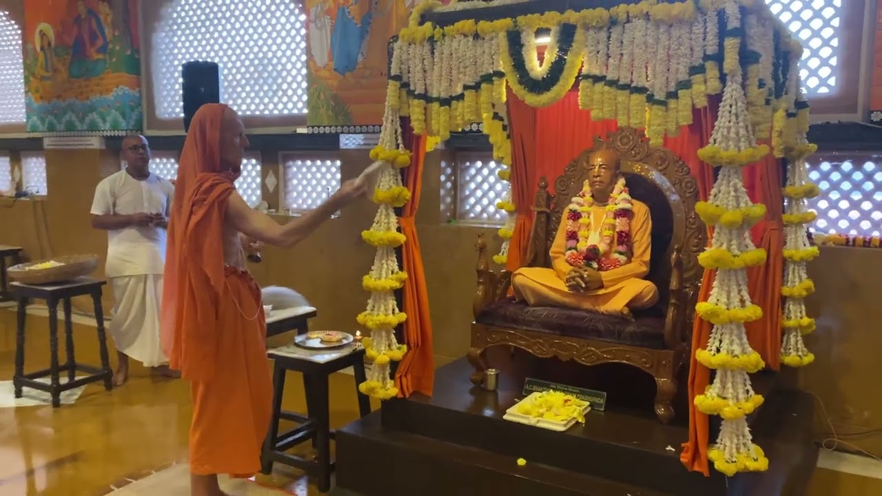 Guru Puja Offering | HH Bhakti Vikasa Swami | ISKCON Salem