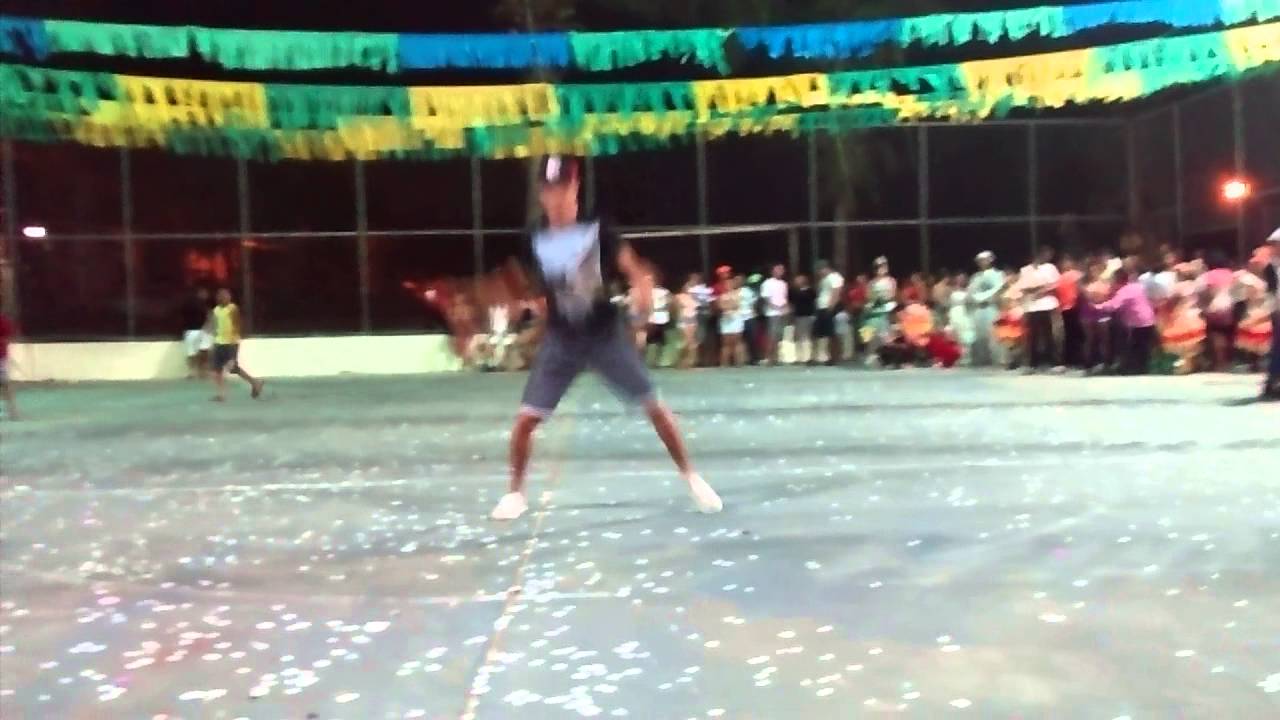Pop dancing com Anderson Muller do Arraia Renascer