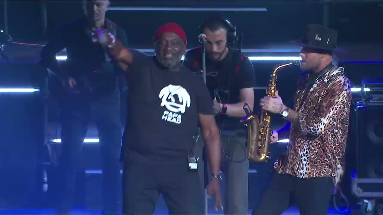 Jimmy Sax & Steve Edwards -WORLD HOLD ON (Live in Roma)