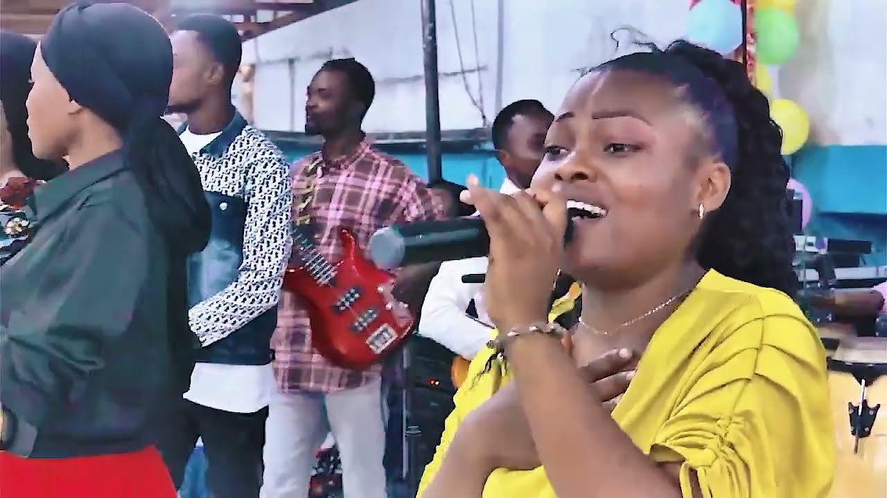 ORNELLA MWENZELA GRÂCE NGOLU, AMINA LIVE CULTE
