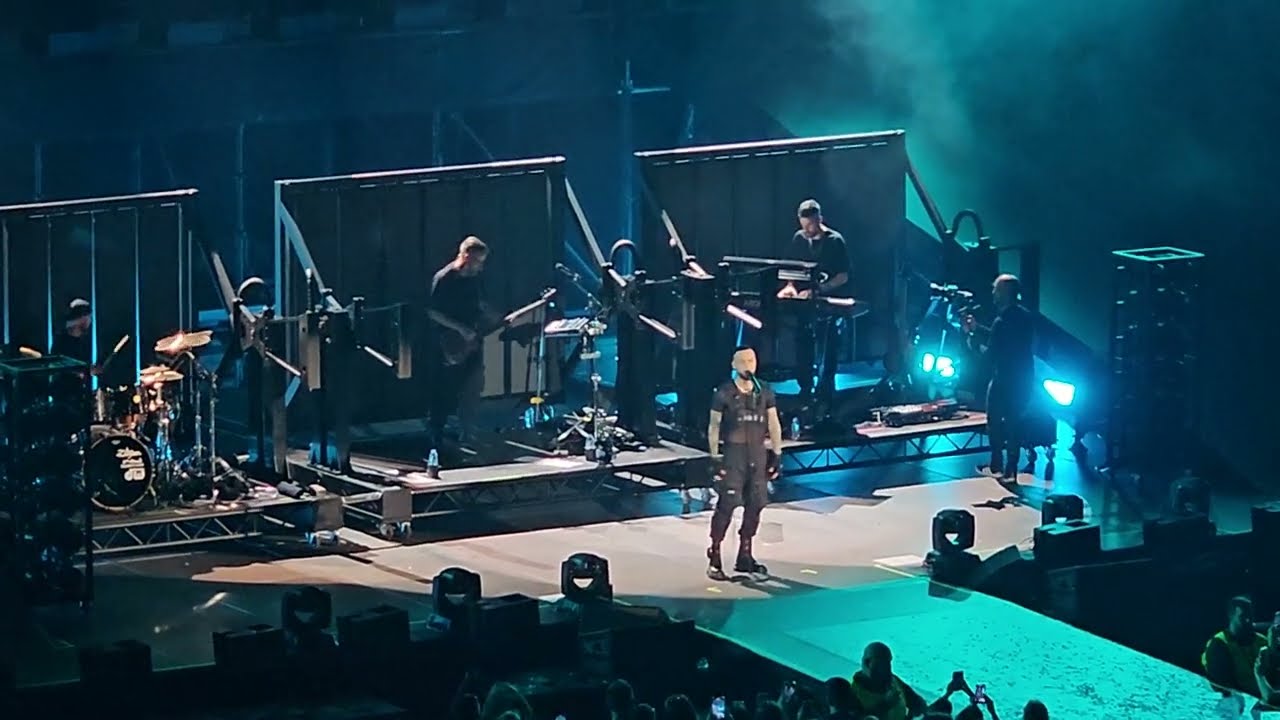 Saída de Emergência - DIOGO PIÇARRA ao vivo Porto   TOUR SNTMNTL  Super Bock Arena
