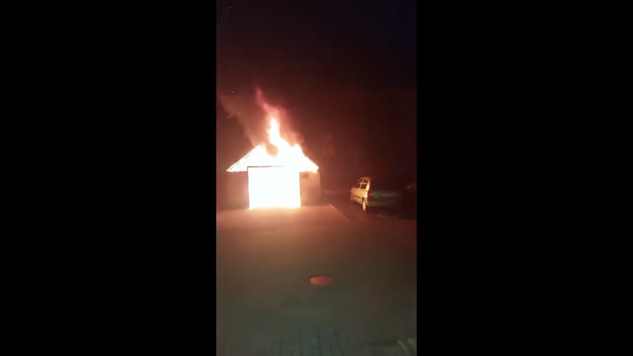 Lubań. Pożar boksu przy ul. Sp&oacute;łdzielczej