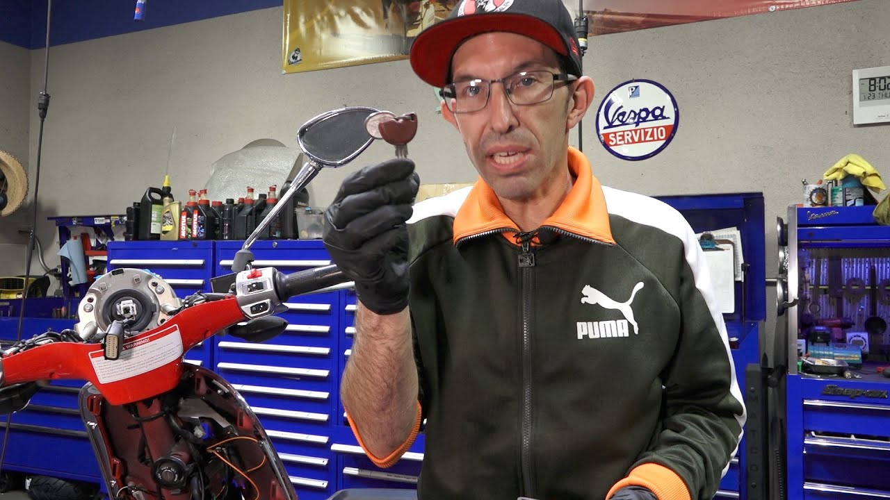 How To Change the Column Lock on a Modern Vespa