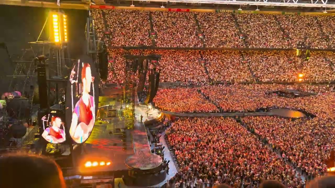 Coldplay - Yellow - LIVE in Amsterdam ArenA 2023 4K