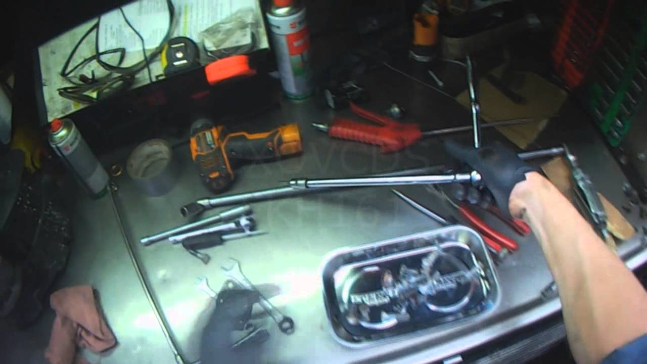 VW T3: 2.1L Cylinder Head removal (1 & 2 side)