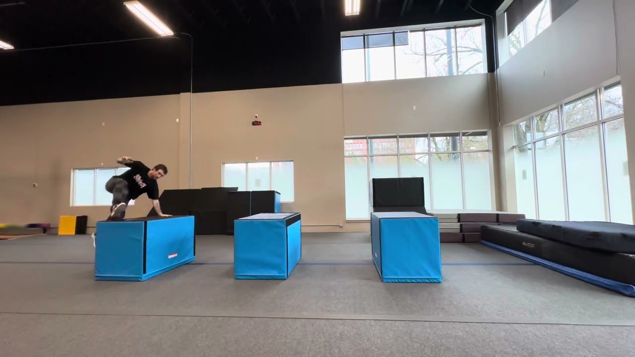 2025 Parkour Tips & Tricks: Buttspin step vault and reverse step vault