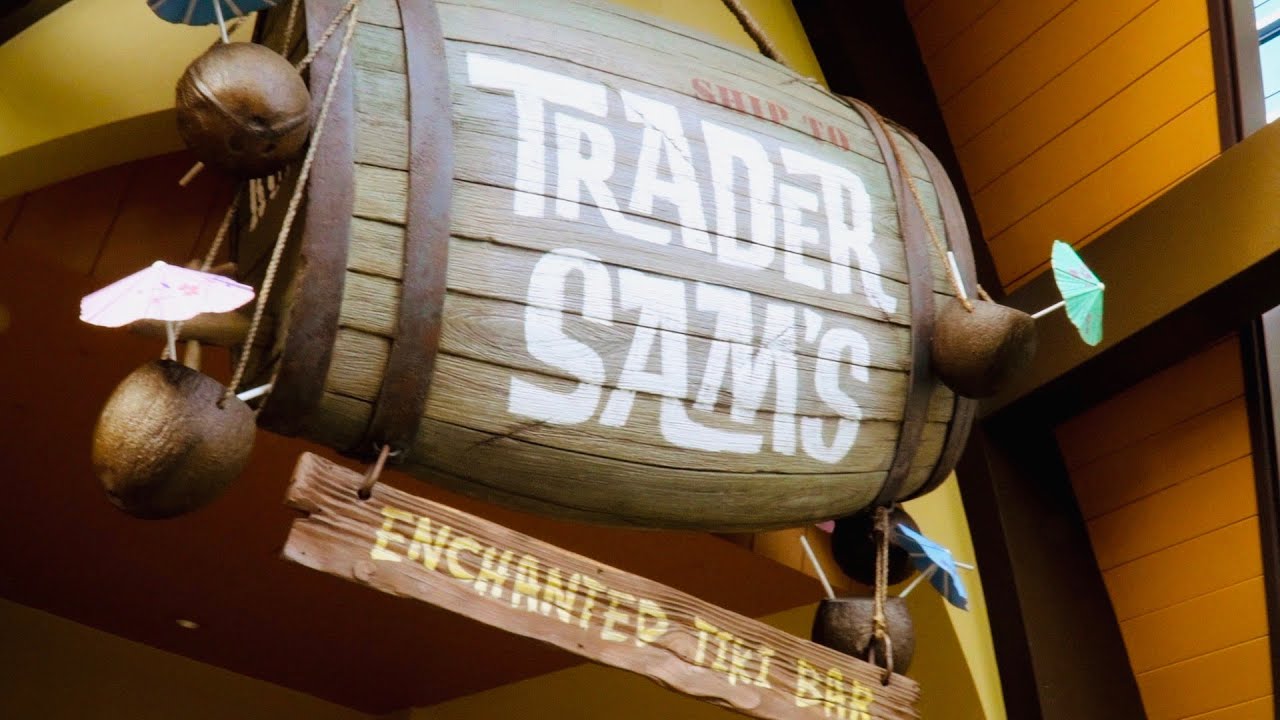 Quick Dinner at Trader Sam's Enchanted Tiki Bar | Disneyland Hotel