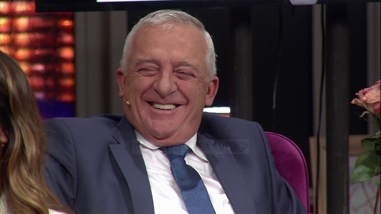 Bashk&euml;shorti i Va&ccedil;e Zel&euml;s tregon njohjen me artisten e madhe, Soir&eacute;e