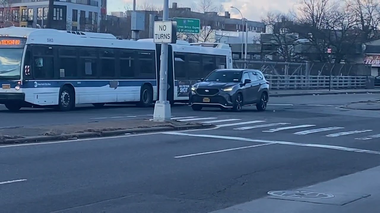 Bx11,Bx4a,Bx4,Bx36,Bx39 bus action at Parkchester.