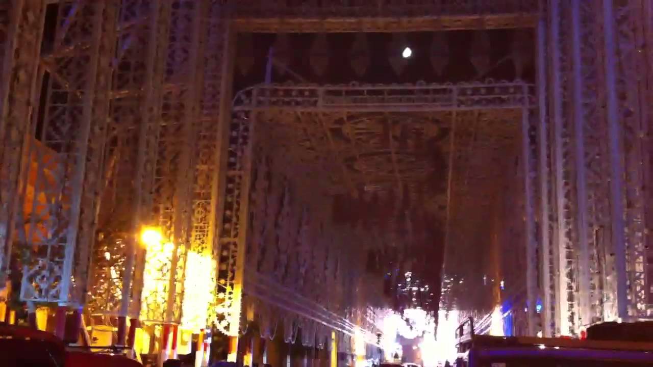 Luminarie salentine nelle feste patronali, che suonano al ritmo di musica popolare