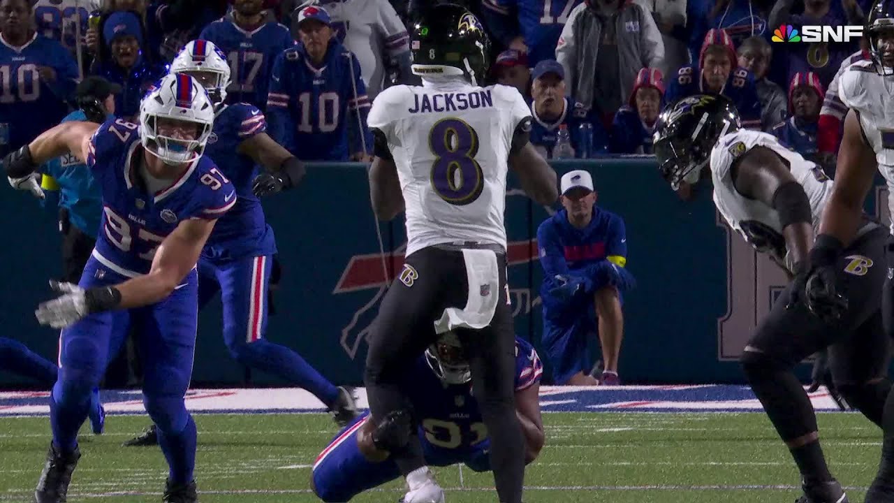 15-yard Sack! Ed Oliver hunts down Jackson for Bills' sack