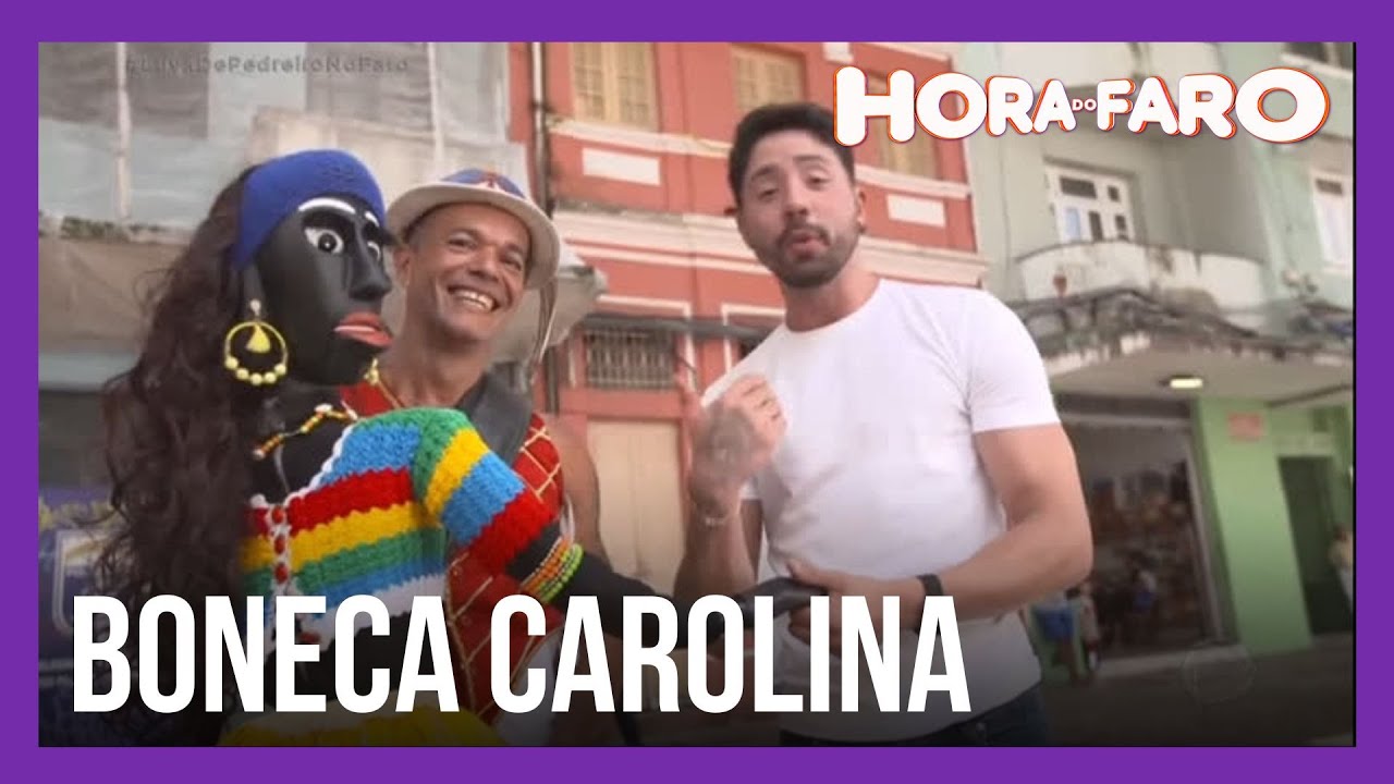 George Ferreira faz sucesso dançando com sua boneca Carolina