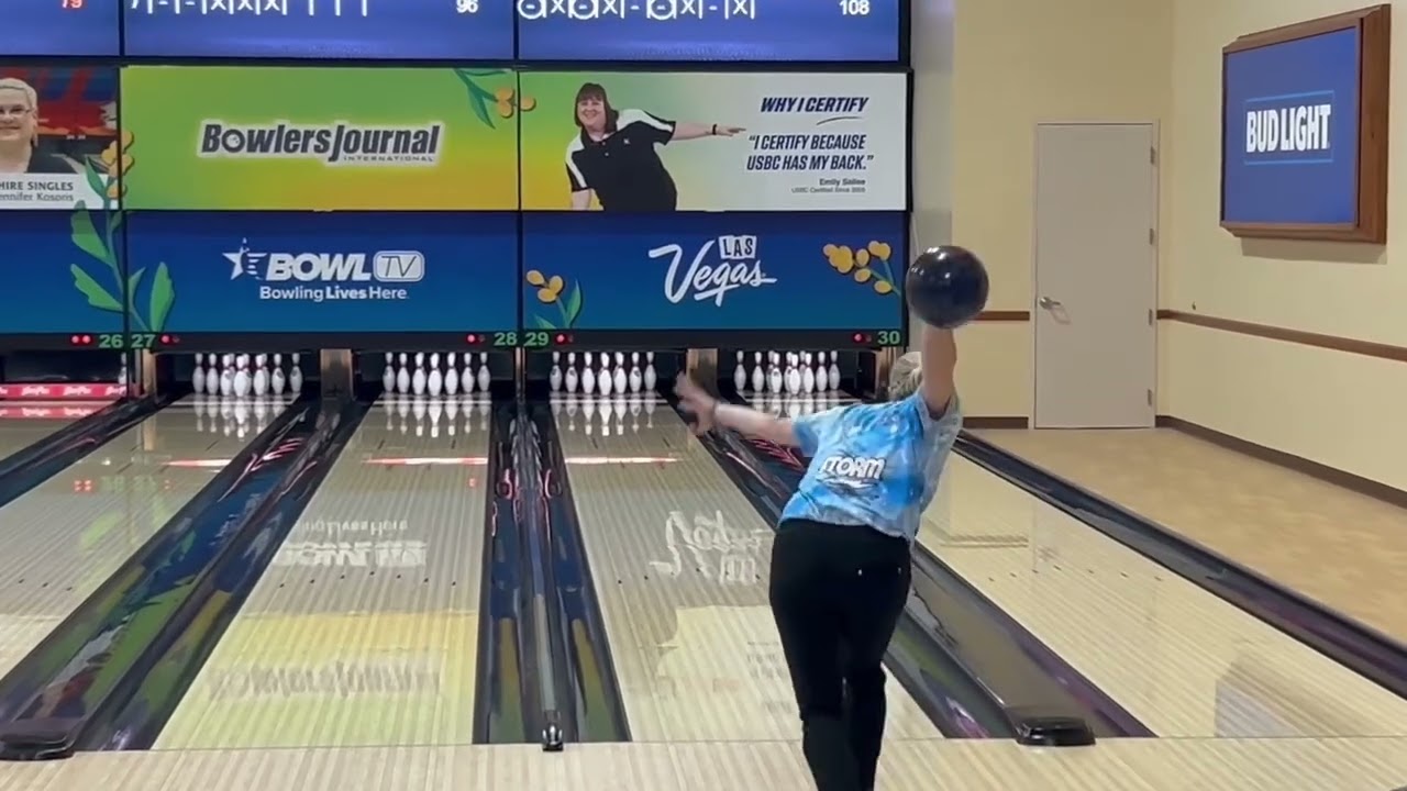 Congrats to PWBA Legend Kelly Kulick for rolling the 1st 300 of the 2025 USBC Women's Championship