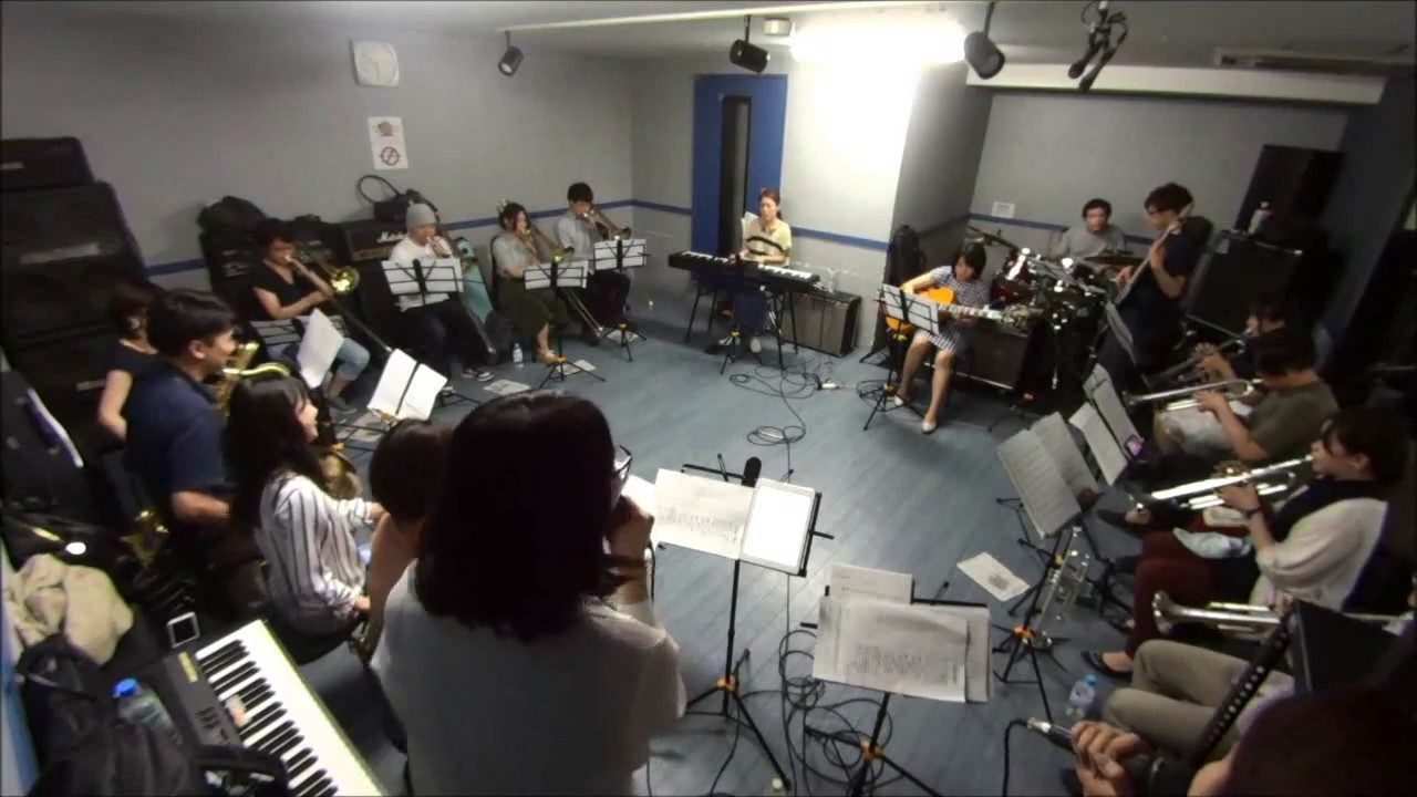 目抜き通りを交代しながら演奏してみた【ビッグバンドジャズ】