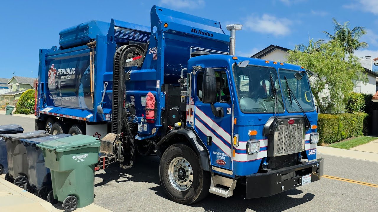 Republic Services of Huntington Beach: McNeilus ZR, Heil, and Amrep Garbage Trucks Collecting Trash!