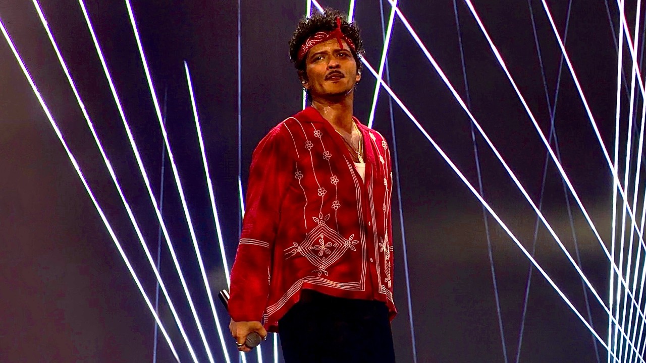 Bruno Mars - Locked Out of Heaven (Live from The Romantic Tour 2026, Paris, France)