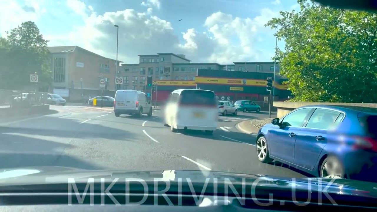 Cambridge, Grafton roundabout east road to Elizabeth way middle lane