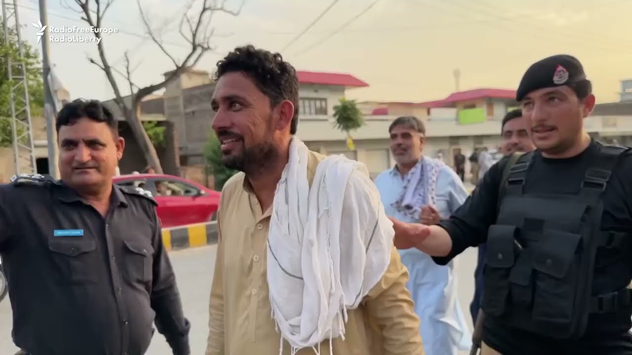 Pakistani Police Detain Dozens Of Imran Khan's Supporters