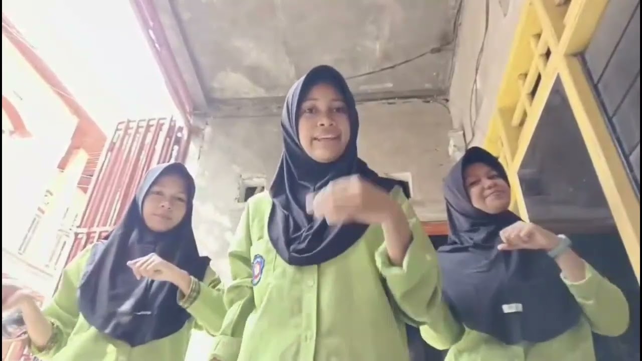 Tugas bentuk penyajian musik vokal 