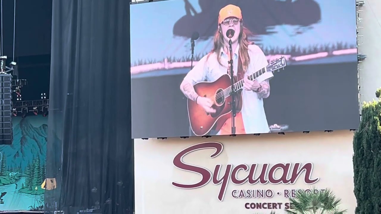 Billy Strings  Outlaw Festival @ north island credit union amphitheater Chula Vista Ca. 5/15/25