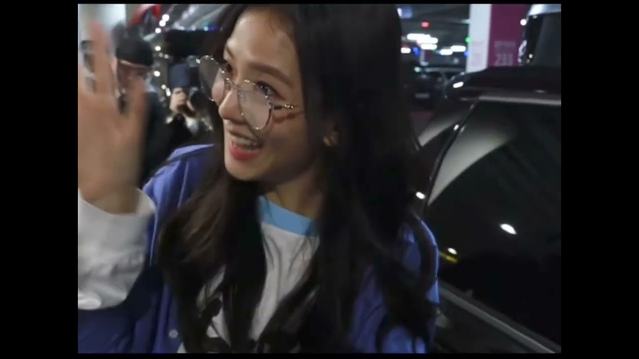 lisa and jisoo Incheon airport arrived from tokyo dome concert BLACK PINK 💜💜💜