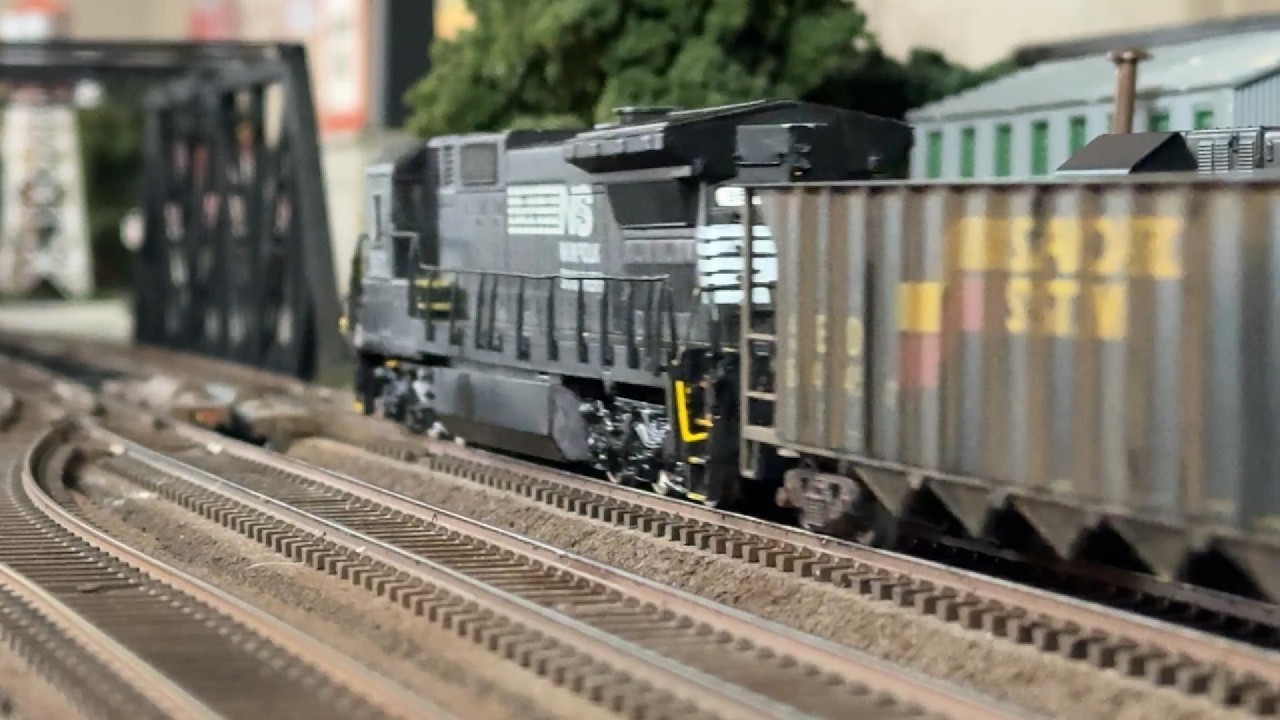 Saturday HO Scale Railfanning