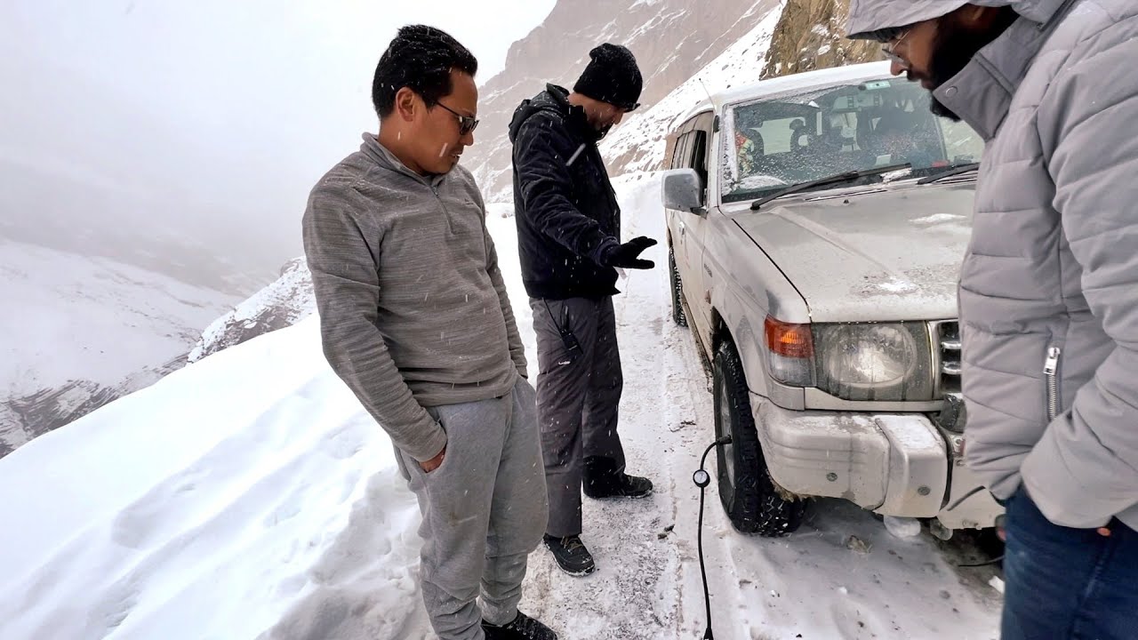 Luckily Jaan Bach Gyi Bas | Pajero Almost Jumped Off The Cliff
