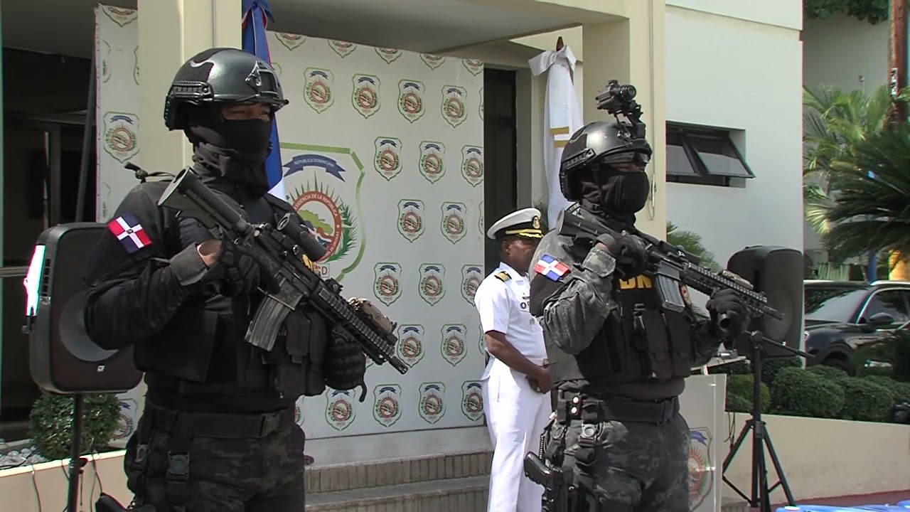 Embajadora eeuu en rd cierra oficina de la dea en santo domingo